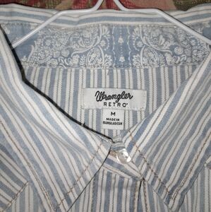 NWOT Wrangler Retro Womens Boyfriend Cut Pearlsnap Light Blue Stripes